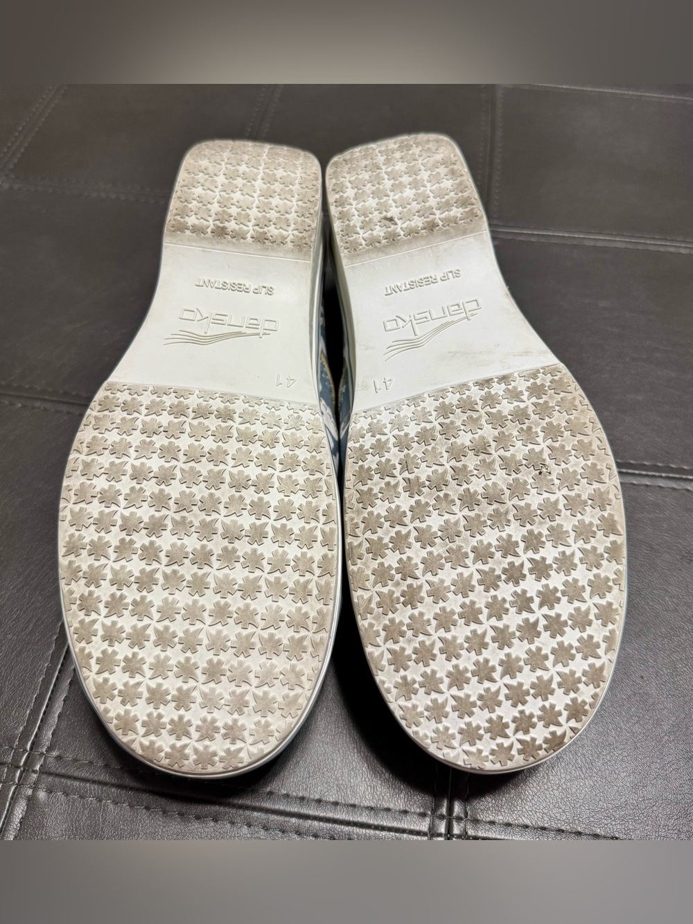 Dansko Light Blue/White Vegan Canvas Hibiscus Print Clog Size 41 - Picture 15 of 16